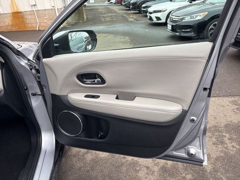 Used 2022 Honda HR-V EX-L image 8