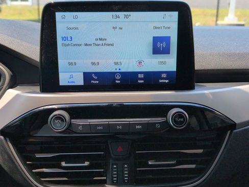 Used 2022 Ford Escape SE w/ Cold Weather Package FWD image 17
