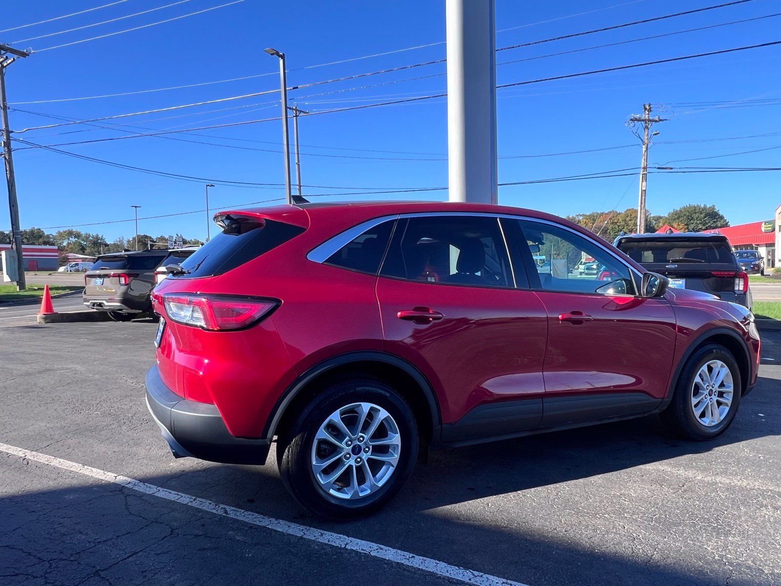Used 2022 Ford Escape SE w/ Convenience Package FWD image 8