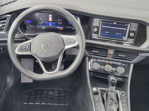 Used 2024 Volkswagen Jetta SE FWD image 21