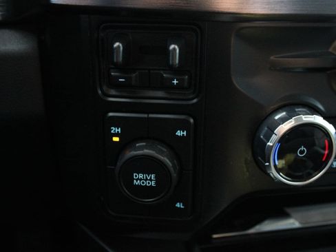 Used 2023 Ford F350 Lariat w/ Lariat Ultimate Package AWD/4WD image 19
