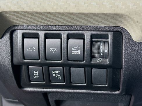 Used 2022 Subaru Ascent Premium w/ Convenience Package AWD/4WD image 16