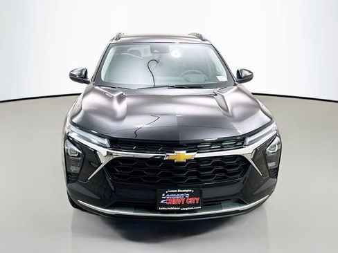 New 2026 Chevrolet Trax LT image 2