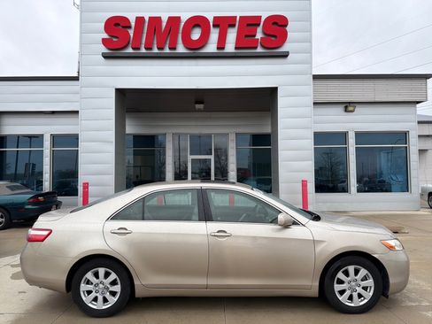 Used 2007 Toyota Camry XLE image 1