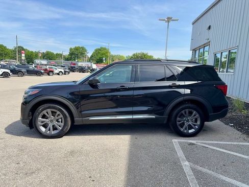 Used 2025 Ford Explorer Active w/ Active Comfort Package AWD/4WD image 4