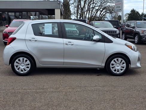 Used 2016 Toyota Yaris L FWD image 21