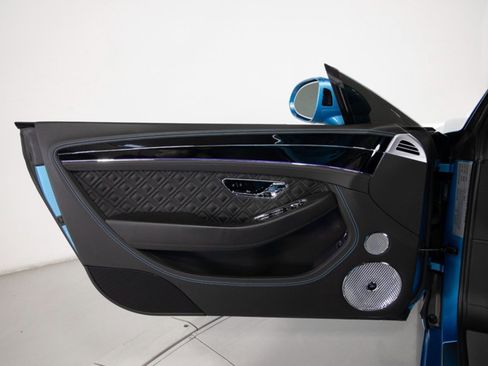 Used 2020 Bentley Continental GT image 33