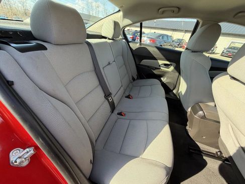 Used 2016 Chevrolet Cruze LT image 16