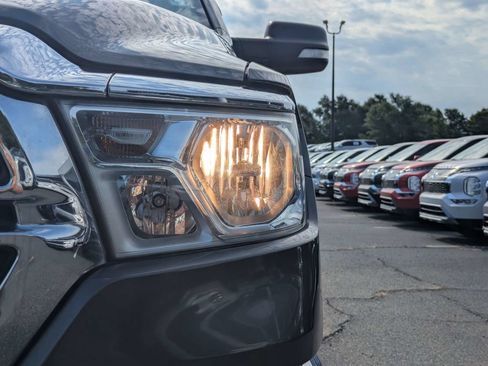 Used 2022 RAM 1500 Lone Star RWD image 9