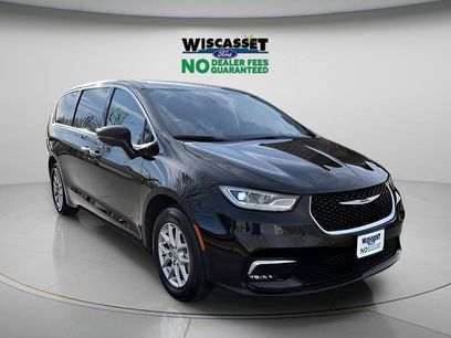 Used 2024 Chrysler Pacifica Touring-L