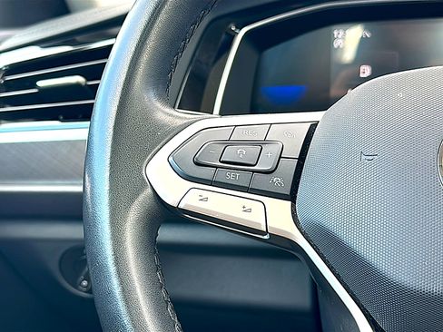 Used 2024 Volkswagen Jetta SE image 29