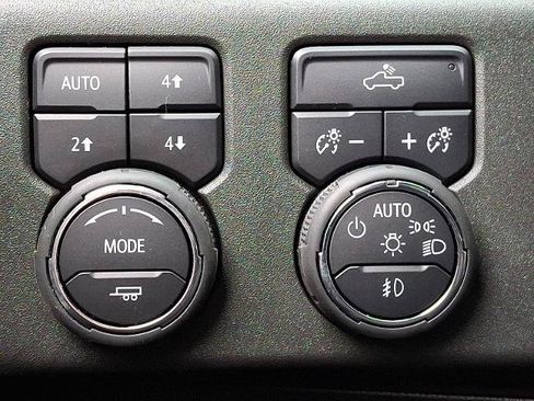 Certified 2025 Chevrolet Silverado 1500 LT Trail Boss w/ Convenience Package II AWD/4WD image 25
