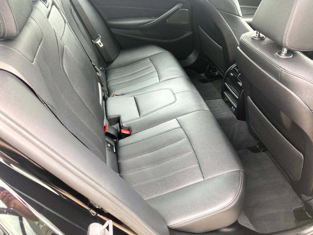 Used 2022 BMW 530i xDrive w/ Premium Package AWD/4WD image 15
