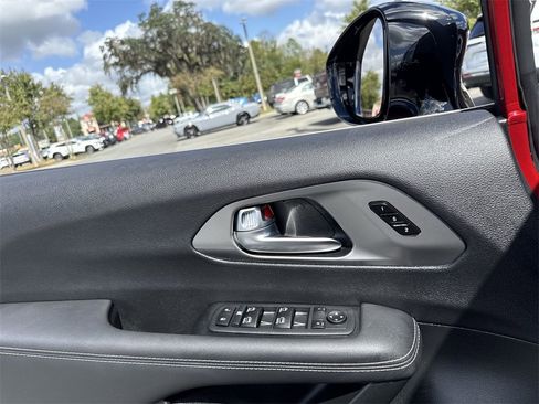 New 2026 Chrysler Pacifica Select image 12