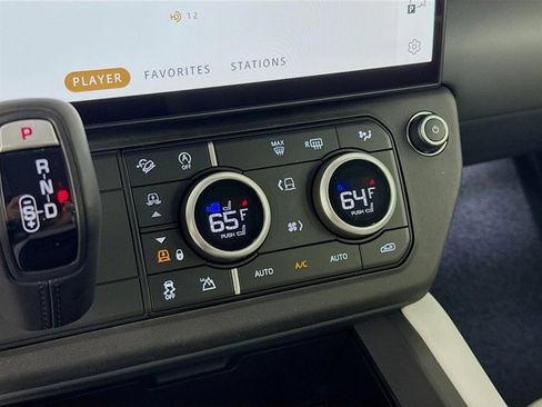 Used 2026 Land Rover Defender 110 X-Dynamic SE image 18