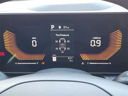 New 2025 Kia K4 LXS image 11