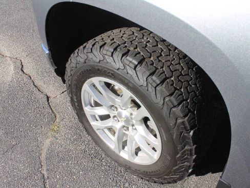 Used 2022 Chevrolet Silverado 1500 LT image 12