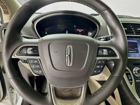 Used 2020 Lincoln Nautilus Reserve w/ Equipment Group 201A FWD image 12