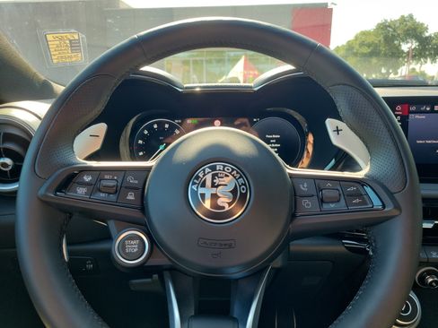 Used 2024 Alfa Romeo Tonale Veloce AWD/4WD image 18