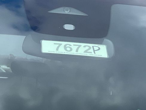 Used 2025 Chevrolet Traverse LT FWD image 33