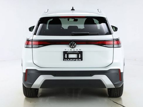 New 2026 Volkswagen Tiguan S image 8