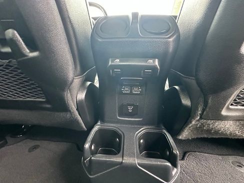 Used 2023 Jeep Gladiator Rubicon w/ LED Lighting Group AWD/4WD image 13