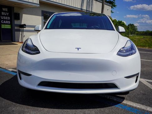 Used 2023 Tesla Model Y Long Range AWD/4WD image 2