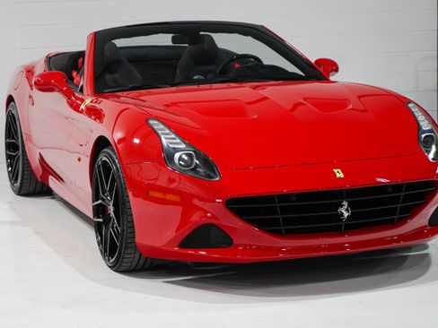 Used 2017 Ferrari California T RWD image 30