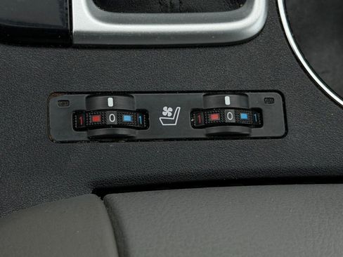 Used 2015 Toyota Highlander Limited Platinum image 34