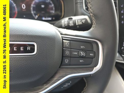 Used 2024 Jeep Wagoneer L Series II w/ Flexible Seating Group AWD/4WD image 27