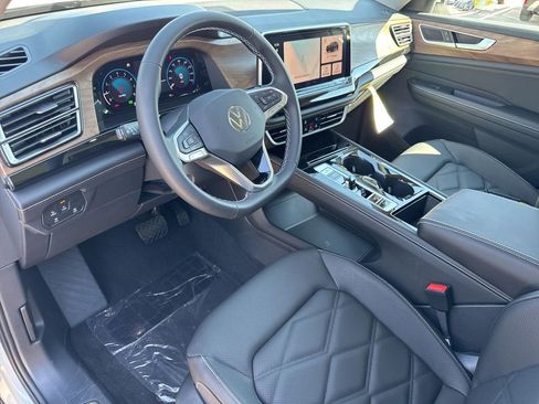 New 2026 Volkswagen Atlas SE image 10
