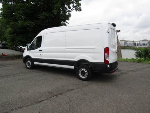 Used 2025 Ford Transit 250 148 Medium Roof RWD image 4