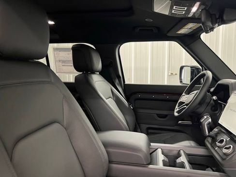 New 2026 Land Rover Defender 130 X-Dynamic SE image 23