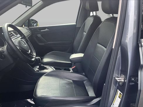 Used 2018 Volkswagen Tiguan SEL FWD image 9