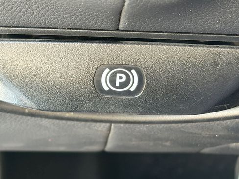 Used 2013 Mercedes-Benz CLS 550 image 11