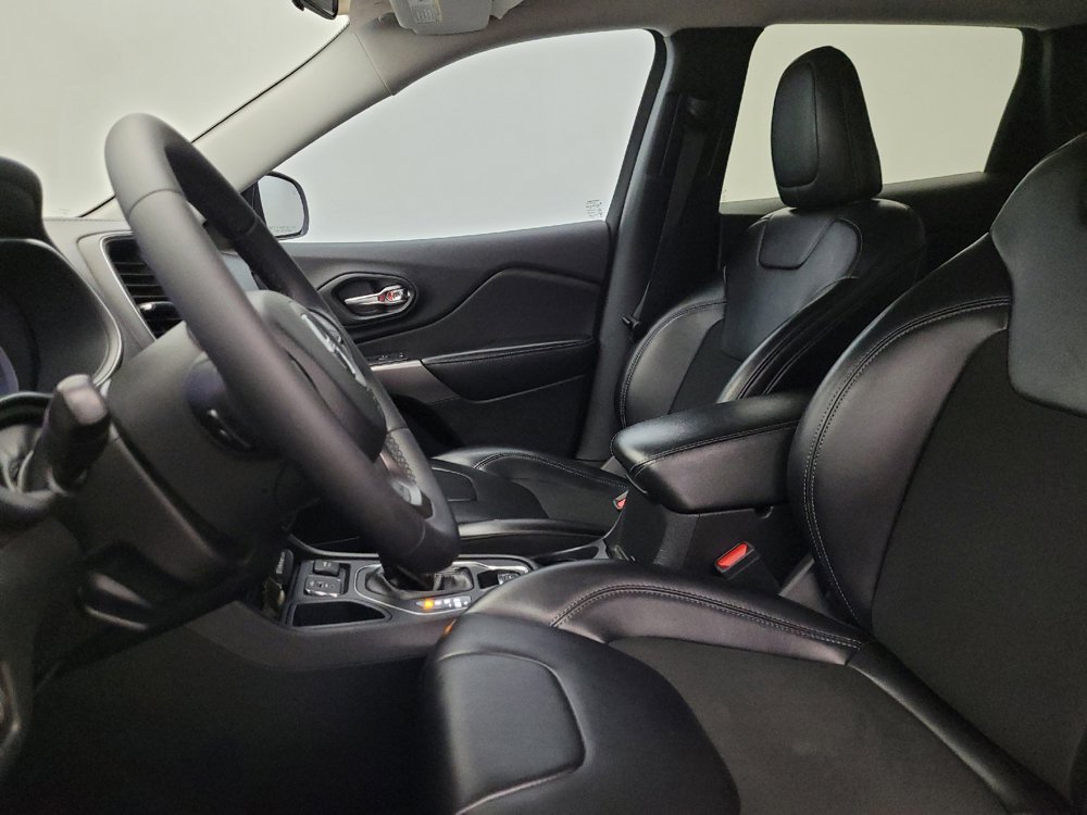 Used 2020 Jeep Cherokee Latitude Plus FWD image 17