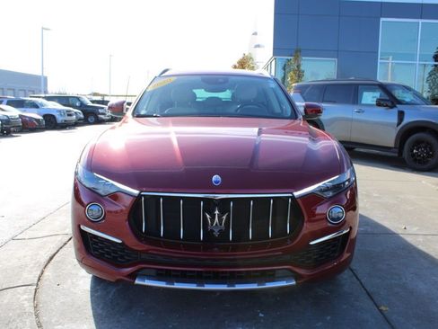 Used 2020 Maserati Levante S GranLusso image 2