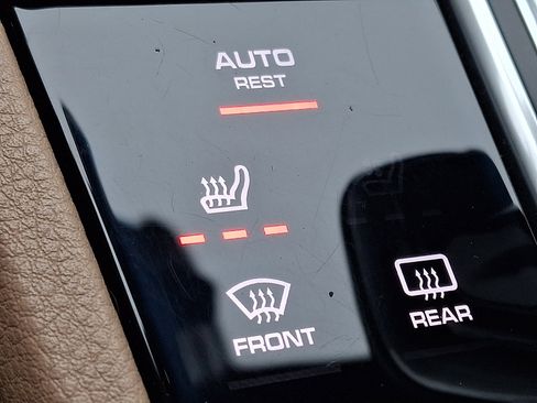 Used 2019 Porsche Cayenne image 24