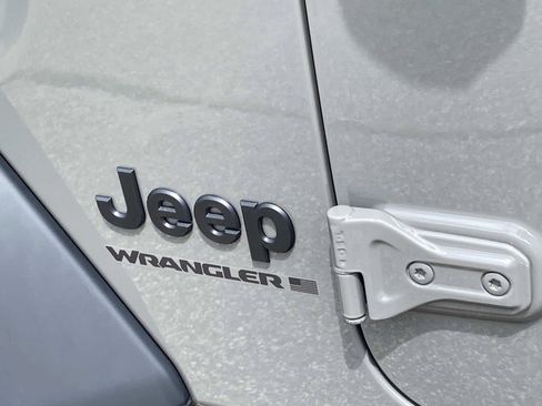 Certified 2023 Jeep Wrangler Unlimited Sport w/ Sun And Sound Package AWD/4WD image 31