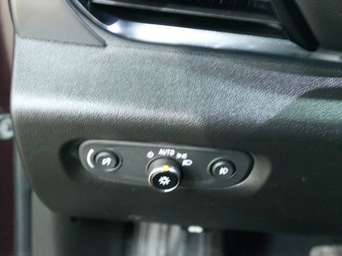 Used 2018 Chevrolet Traverse LT image 14