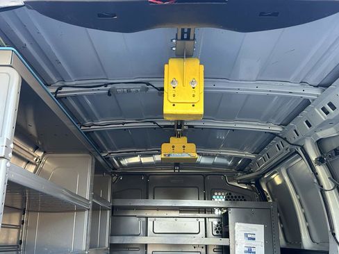 Used 2017 Chevrolet Express 2500 RWD image 24