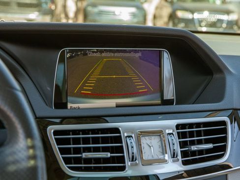 Used 2014 Mercedes-Benz E 350 Sedan image 15