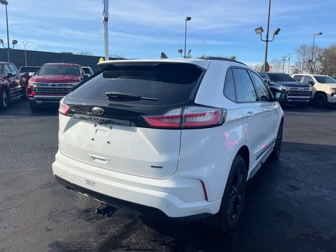 Used 2024 Ford Edge SE w/ Black Appearance Package image 5