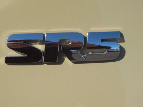 Used 2016 Toyota Tacoma SR5 w/ SR5 Appearance Package (SN) image 15