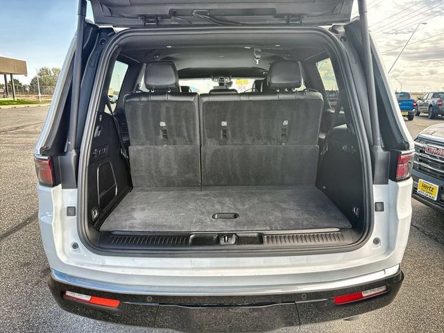 Used 2025 Jeep Wagoneer 4WD image 24