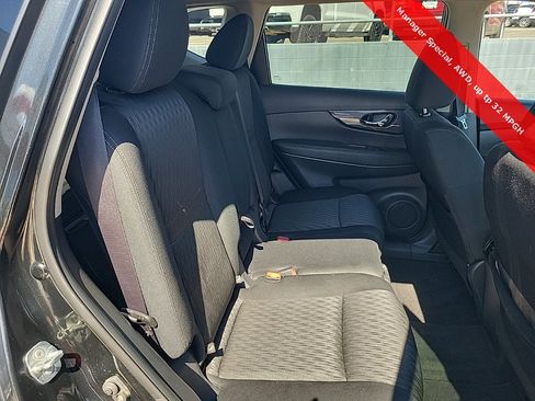 Used 2019 Nissan Rogue SV image 37
