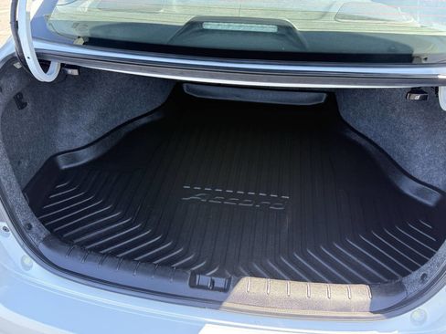 Used 2017 Honda Accord Sport image 15