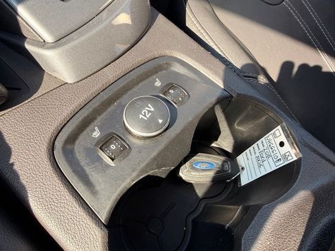 Used 2012 Ford Focus Titanium FWD image 20