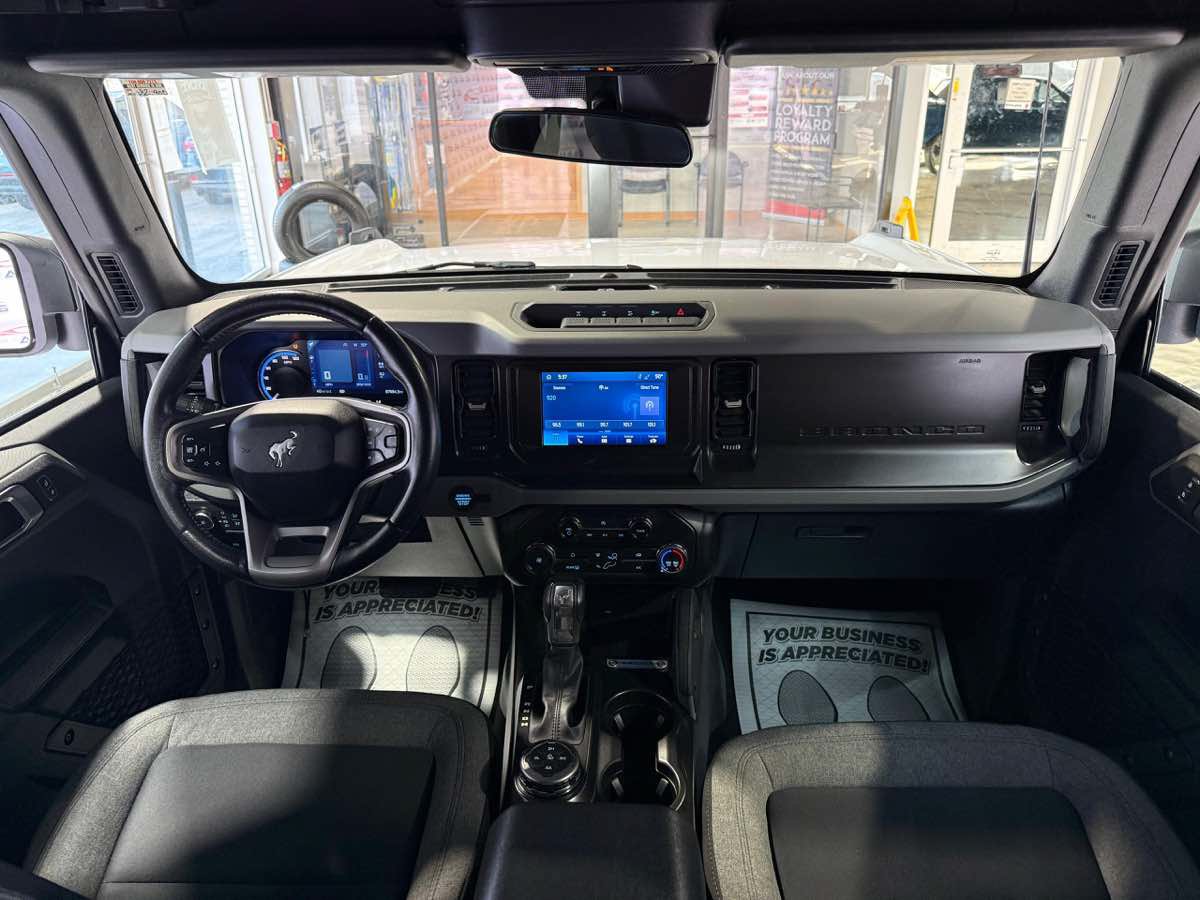 Used 2022 Ford Bronco Big Bend w/ Sasquatch Package AWD/4WD image 16
