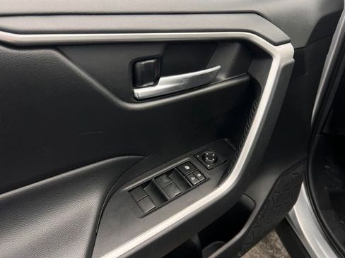 Used 2021 Toyota RAV4 XLE FWD image 11